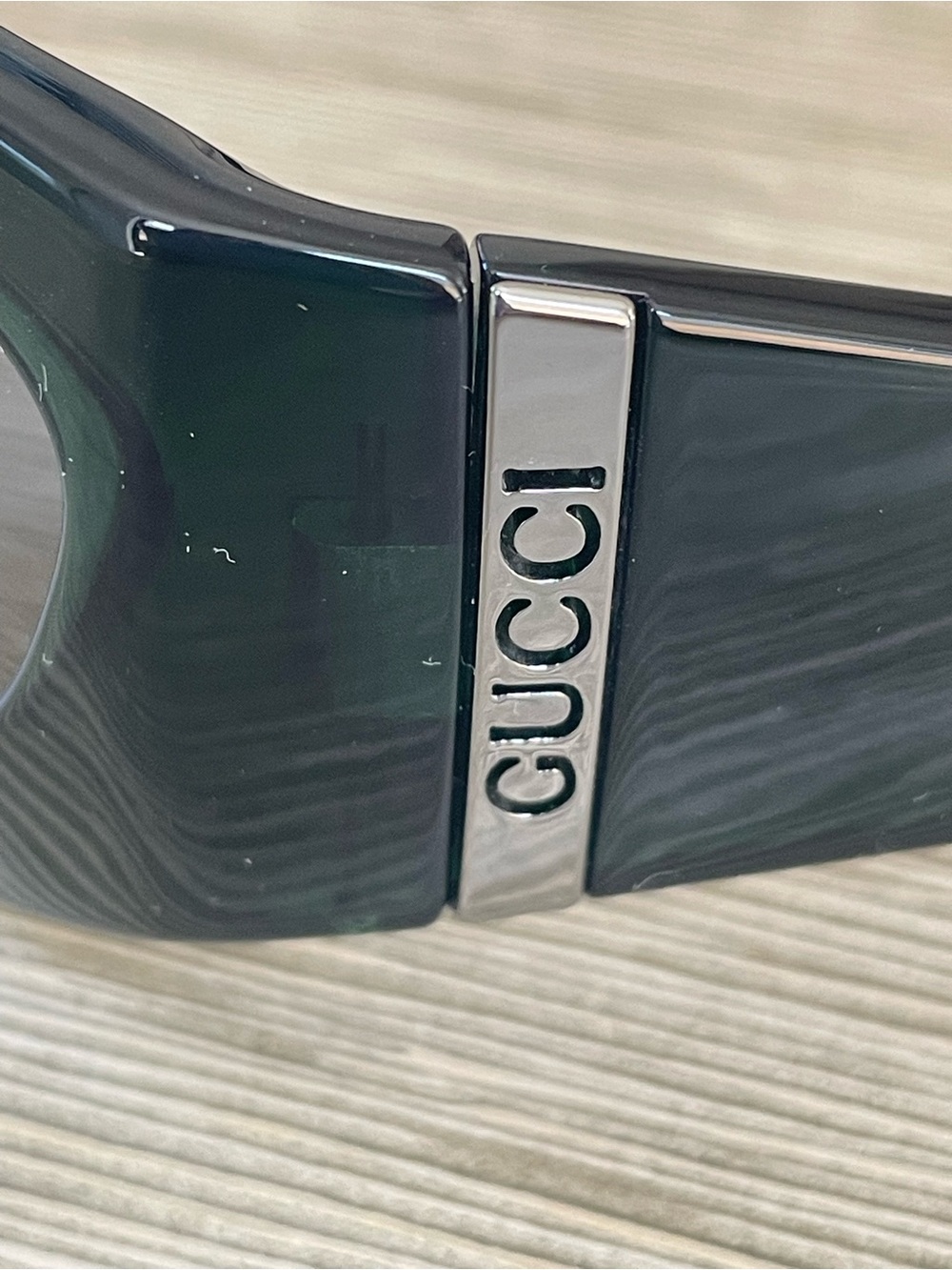 Men’s Gucci Sunglasses -
Green w/ grey lenses - Picture 9 of 9